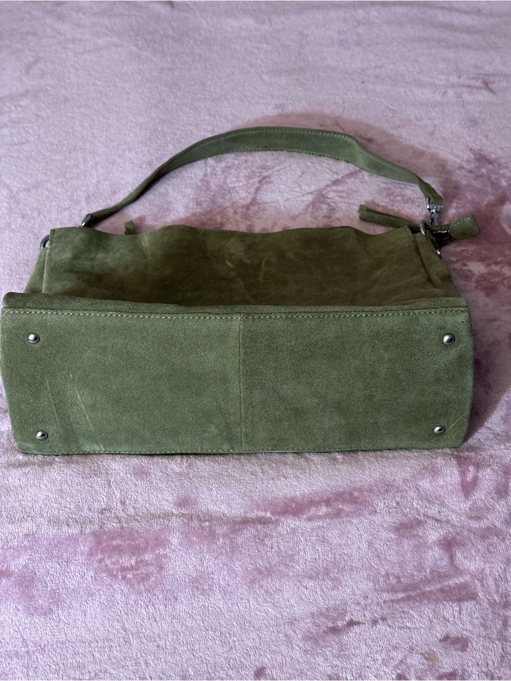 Olive Italin leather Shoulder Bag by (unknown) - Stylish Women’s Bag - Picture 4 of 5